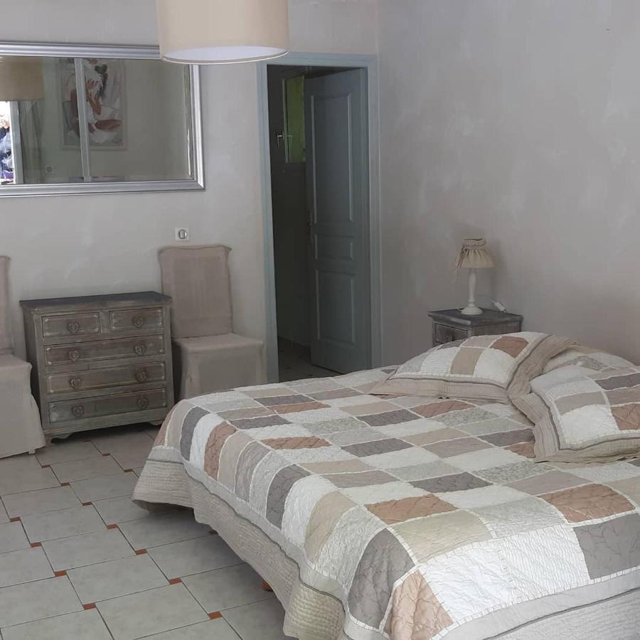 Mas Des Cigognes Bed & Breakfast Le Thor Dış mekan fotoğraf