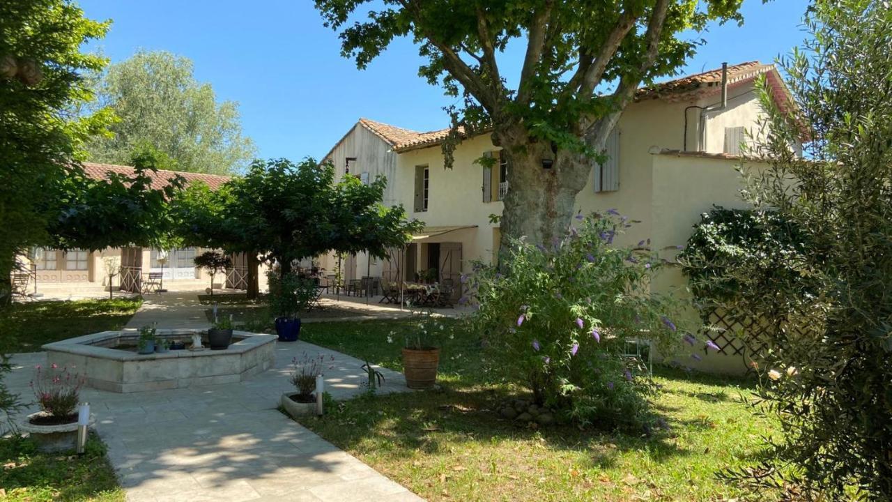 Mas Des Cigognes Bed & Breakfast Le Thor Dış mekan fotoğraf