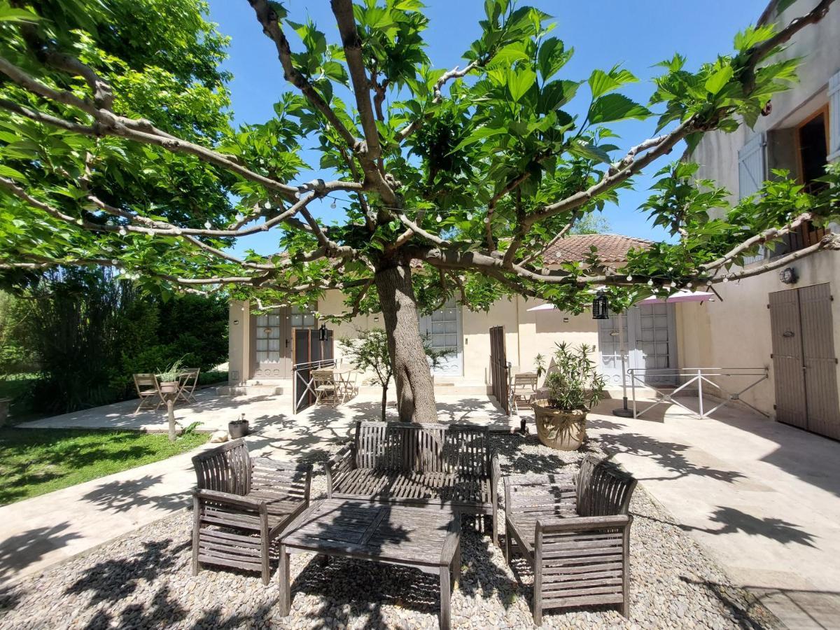 Mas Des Cigognes Bed & Breakfast Le Thor Dış mekan fotoğraf