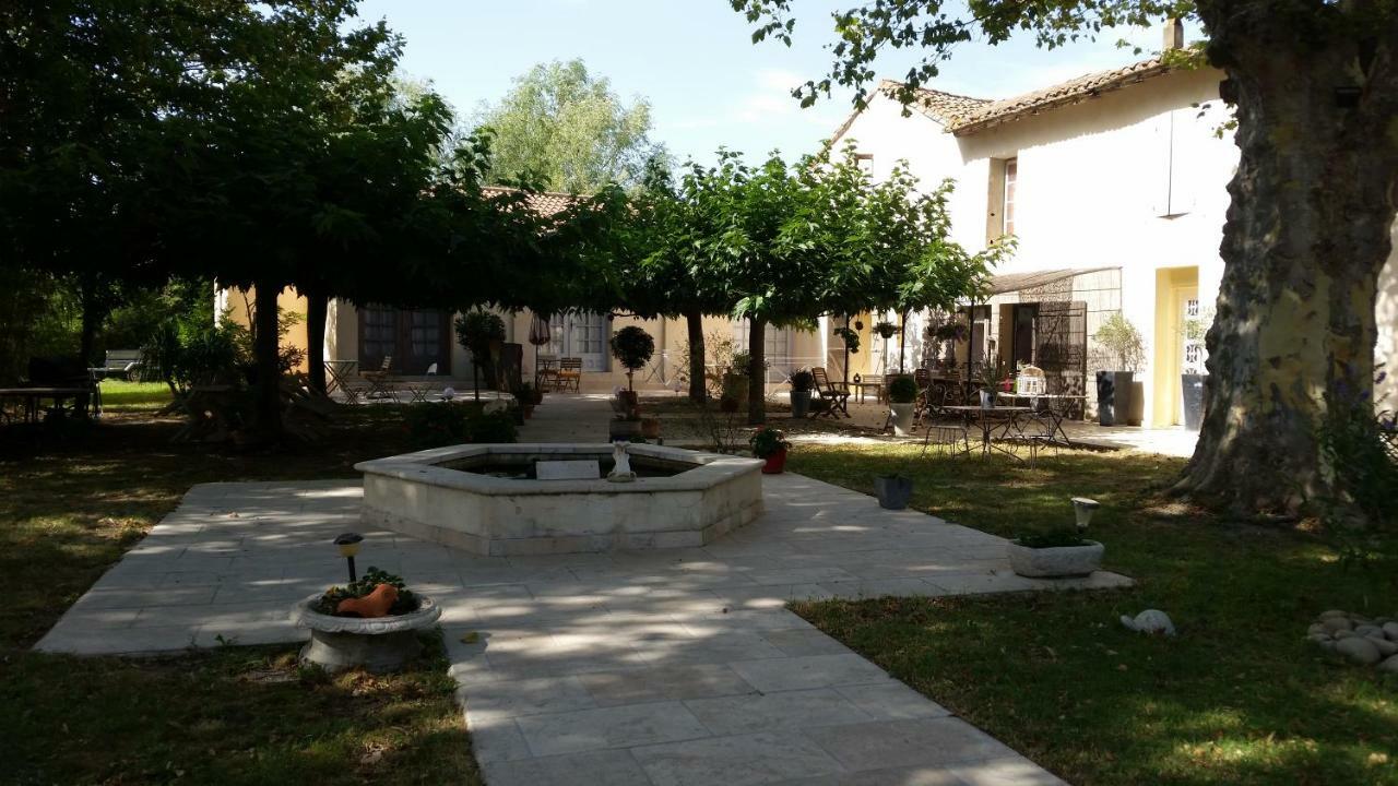 Mas Des Cigognes Bed & Breakfast Le Thor Dış mekan fotoğraf